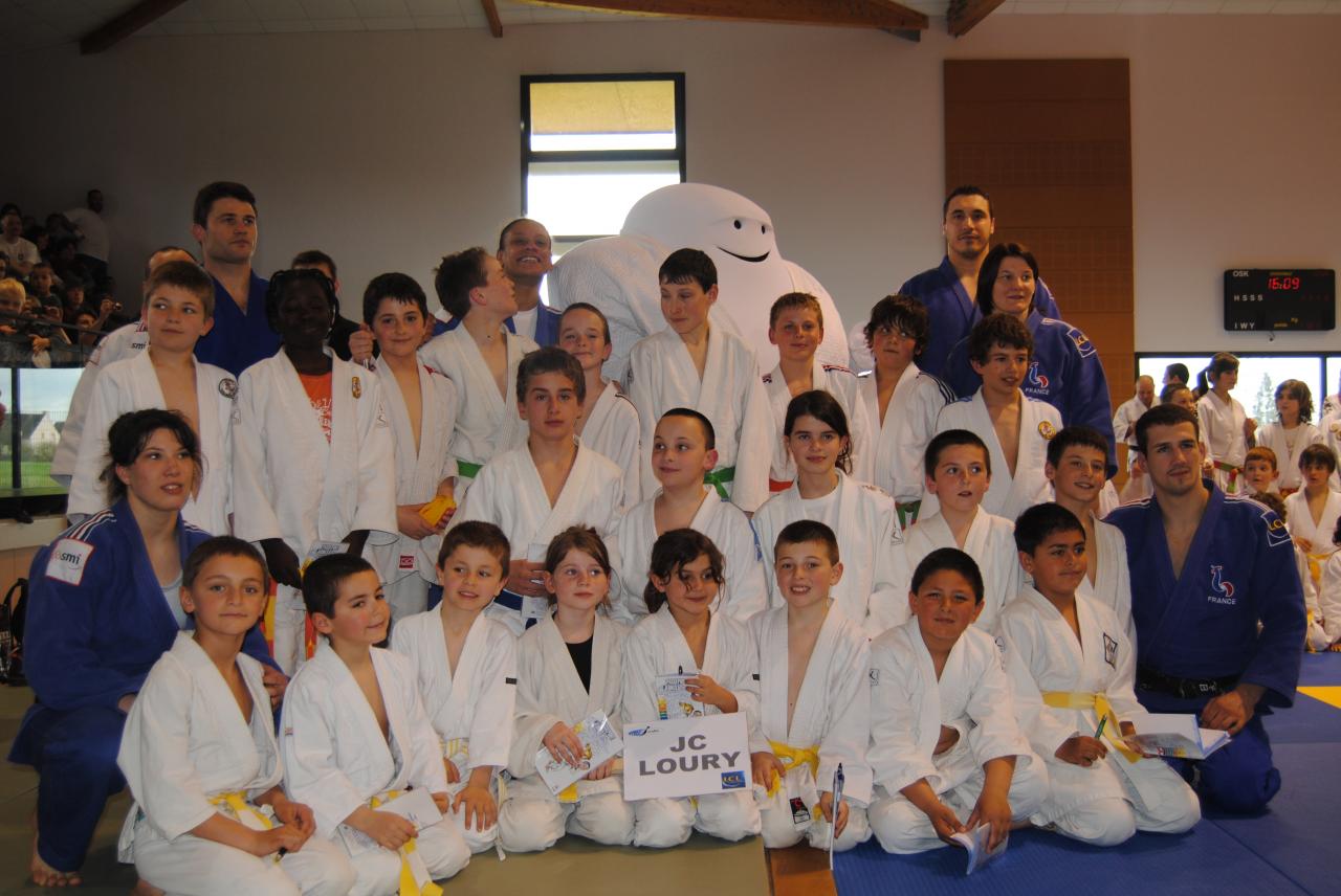 Une photo de groupe.